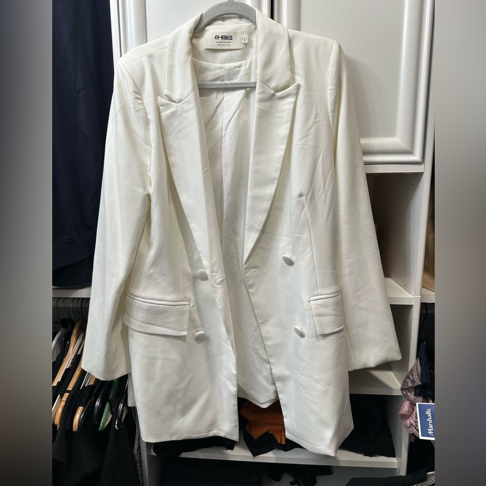 White blazer - Picture 3 of 3